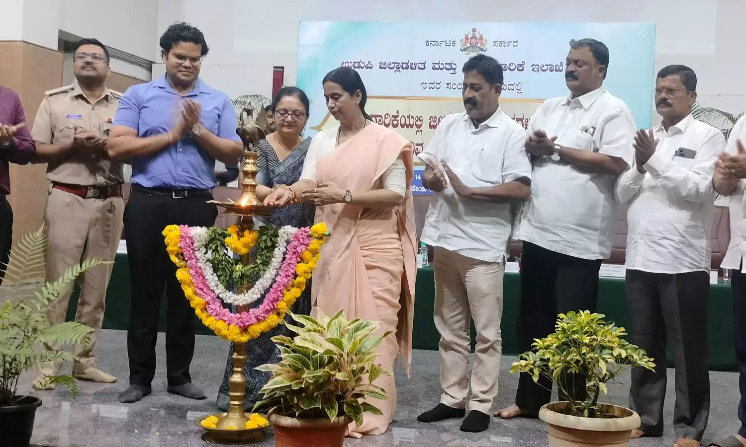 ಮೀನುಗಾರರು ಜೀವ, ಆತ್ಮರಕ್ಷಣೆಗೆ ಆದ್ಯತೆ ನೀಡಬೇಕು: ಲಕ್ಷ್ಮಿ ಹೆಬ್ಬಾಳ್ಕರ್