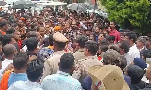 ಯುವಕನೊಂದಿಗೆ ವಿವಾಹಿತ ಮಹಿಳೆ ಪರಾರಿ ಆರೋಪ; ಬಣಕಲ್ ಪಟ್ಟಣದಲ್ಲಿ ಉದ್ವಿಗ್ನ ಪರಿಸ್ಥಿತಿ