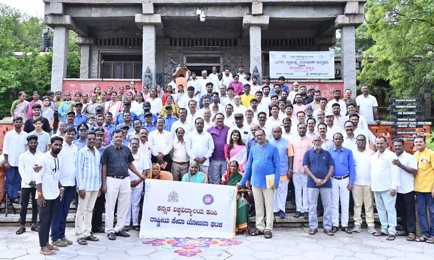 ಹೊಸಪೇಟೆ | ದೇವದಾಸಿ ಪದ್ಧತಿಯ ನಿರ್ಮೂಲನೆಗೆ ನಾವೆಲ್ಲ ಕೈಜೋಡಿಸೋಣ : ಡಾ.ಡಿ.ವಿ.ಪರಮಶಿವಮೂರ್ತಿ