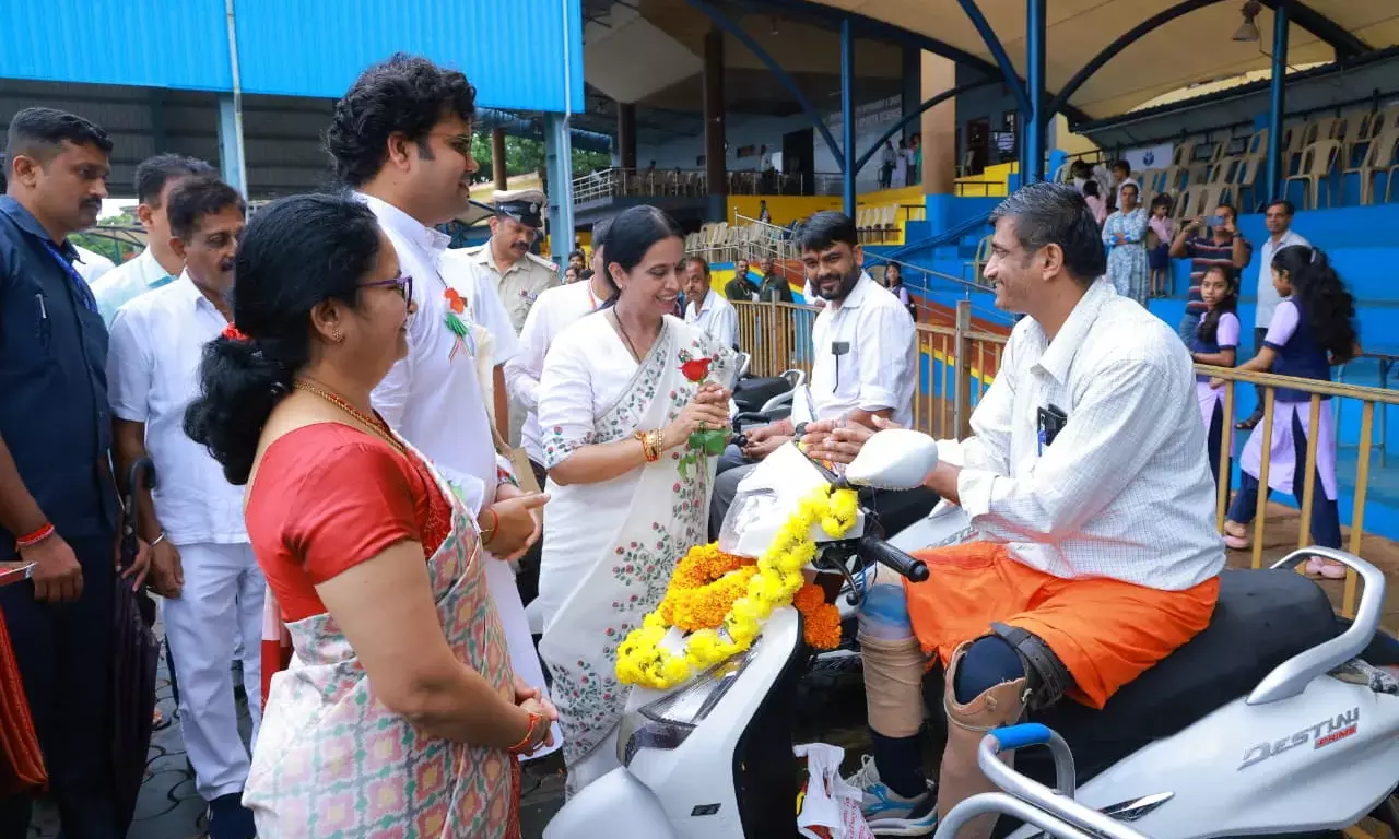 ಉಡುಪಿ: ವಿಕಲಚೇತನರಿಗೆ ವಿವಿಧ ಸವಲತ್ತು ವಿತರಣೆ