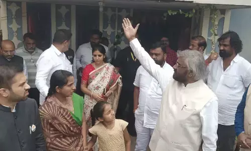 ಭಾರೀ ಮಳೆಯಿಂದ ಹಾನಿಗಿಡಾದ ಮನೆಗೆ ಸಚಿವ ಈಶ್ವರ್ ಖಂಡ್ರೆ ಭೇಟಿ