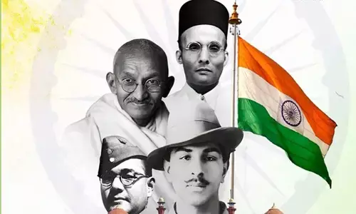 ಸ್ವಾತಂತ್ರ್ಯ ದಿನದಂದು ವಿವಾದ ಸೃಷ್ಟಿಸಿದ ಸರಕಾರದ ಪೋಸ್ಟರ್; ಗಾಂಧಿ, ಭಗತ್ ಸಿಂಗ್‌ ಗಿಂತ ಮೇಲೆ ಸಾವರ್ಕರ್ ಚಿತ್ರ