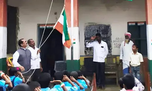 ಕಲಬುರಗಿ | ಚಿಂಚೋಳಿಯಲ್ಲಿ ತಲೆಕೆಳಗಾಗಿ ಹಾರಿದ ರಾಷ್ಟ್ರ ಧ್ವಜ ; ಫೋಟೊ ವೈರಲ್‌