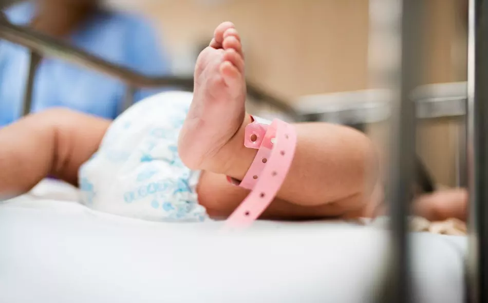 ಶಿವಮೊಗ್ಗ | ಆಸ್ಪತ್ರೆಯಲ್ಲಿ ಕತ್ತು ಸೀಳಿದ ಸ್ಥಿತಿಯಲ್ಲಿ ನವಜಾತ ಶಿಶುವಿನ ಮೃತದೇಹ ಪತ್ತೆ!