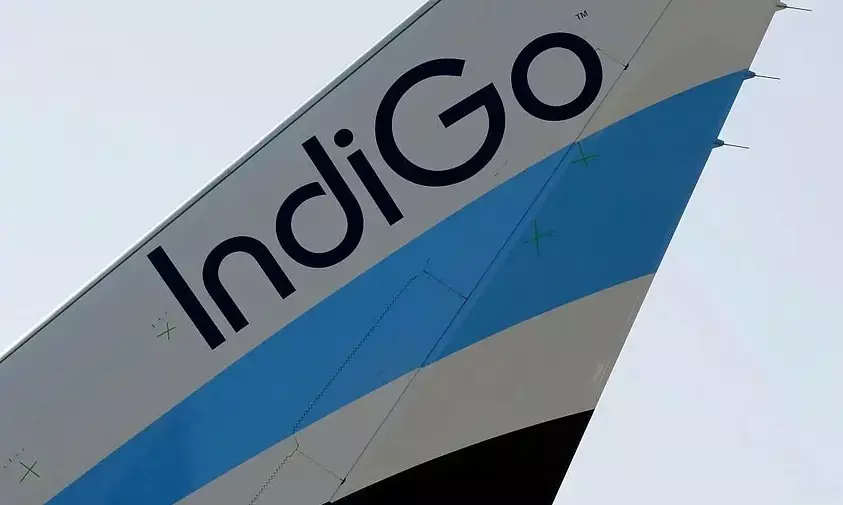 ಮುಂಬೈ ವಿಮಾನ ನಿಲ್ದಾಣದಲ್ಲಿ ಪ್ರತಿಕೂಲ ಹವಾಮಾನ: ರನ್ ವೇಗೆ ತಾಕಿದ ಇಂಡಿಗೊ ವಿಮಾನದ ಬಾಲ