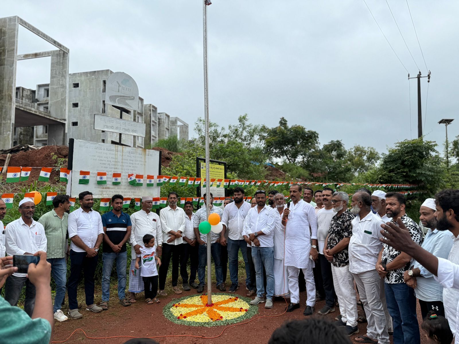 ನಡುಪದವು: ಅಟೋ ಚಾಲಕ, ಮಾಲಕರ ಸಂಘದ ವತಿಯಿಂದ 79 ನೇ ಸ್ವಾತಂತ್ರ್ಯೋತ್ಸವ