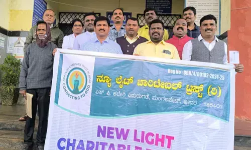 ಬೀದರ್ | ನ್ಯೂ ಲೈಟ್ ಚಾರಿಟೇಬಲ್ ಟ್ರಸ್ಟ್ ವಾರ್ಷಿಕೊತ್ಸವದ ನಿಮಿತ್ತ ರೋಗಿಗಳಿಗೆ ಹಣ್ಣು ವಿತರಣೆ