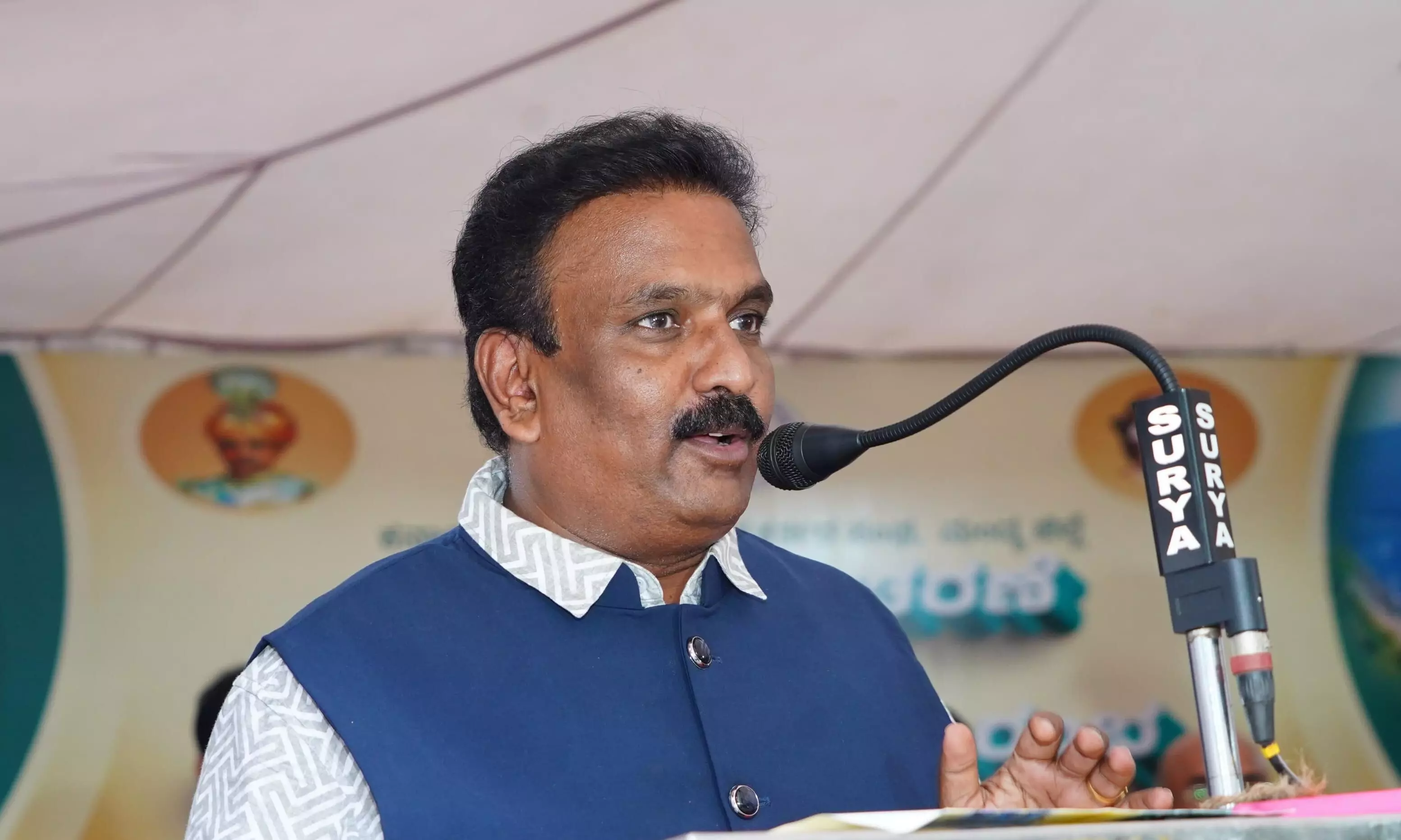 ಪತ್ರಿಕೋದ್ಯಮ ತನ್ನ ಸಮಸ್ಯೆಗಳನ್ನು ಬಗೆಹರಿಸಿಕೊಳ್ಳದಿದ್ದರೆ, ಪತ್ರಿಕೋದ್ಯಮವೇ ಸಮಸ್ಯೆಯಾಗಿ ಬೆಳೆಯುತ್ತದೆ : ಕೆ.ವಿ.ಪ್ರಭಾಕರ್ ಆತಂಕ ಪತ್ರಿಕೋದ್ಯಮ ತನ್ನ ಸಮಸ್ಯೆಗಳನ್ನು ಬಗೆಹರಿಸಿಕೊಳ್ಳದಿದ್ದರೆ, ಪತ್ರಿಕೋದ್ಯಮವೇ ಸಮಸ್ಯೆಯಾಗಿ ಬೆಳೆಯುತ್ತದೆ : ಕೆ.ವಿ.ಪ್ರಭಾಕರ್ ಆತಂಕ