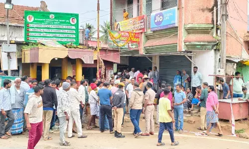 ಮಂಡ್ಯ | ಚಿನ್ನಾಭರಣ ಮಳಿಗೆಯಿಂದ ದರೋಡೆ: ಕೃತ್ಯ ನೋಡಿದ ವ್ಯಕ್ತಿಯನ್ನು ಕೊಲೆಗೈದು ಪರಾರಿಯಾದ ಕಳ್ಳರು