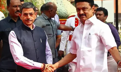 “ವಿರೋಧ ಪಕ್ಷಗಳಿಗಿಂತ ಕೀಳುಮಟ್ಟದ ರಾಜಕೀಯ ಮಾಡುತ್ತಿದ್ದಾರೆ” : ತಮಿಳುನಾಡು ರಾಜ್ಯಪಾಲರ ವಿರುದ್ಧ ಸಿಎಂ ಎಂ.ಕೆ. ಸ್ಟಾಲಿನ್ ವಾಗ್ದಾಳಿ