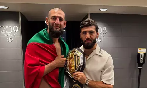 UFC 319: ಡು ಪ್ಲೆಸಿಸ್ ಅನ್ನು ಮಣಿಸಿ ಮಿಡಲ್ ವೇಟ್ ಚಾಂಪಿಯನ್ ಶಿಪ್ ಅನ್ನು ಮುಡಿಗೇರಿಸಿಕೊಂಡ ಚಿಮೇವ್