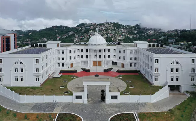 ಅಸ್ಸಾಂನಲ್ಲಿ ಮಹಾಬಲ ಸಿಮೆಂಟ್ ಗೆ ಇಡೀ ಜಿಲ್ಲೆ ದಾನವಾಗಿ ನೀಡಲಾಗಿದೆಯೇ? ಇದೇನು ತಮಾಷೆಯೇ?: ಆಕ್ರೋಶ ವ್ಯಕ್ತಪಡಿಸಿದ ಗುವಾಹಟಿ ಹೈಕೋರ್ಟ್