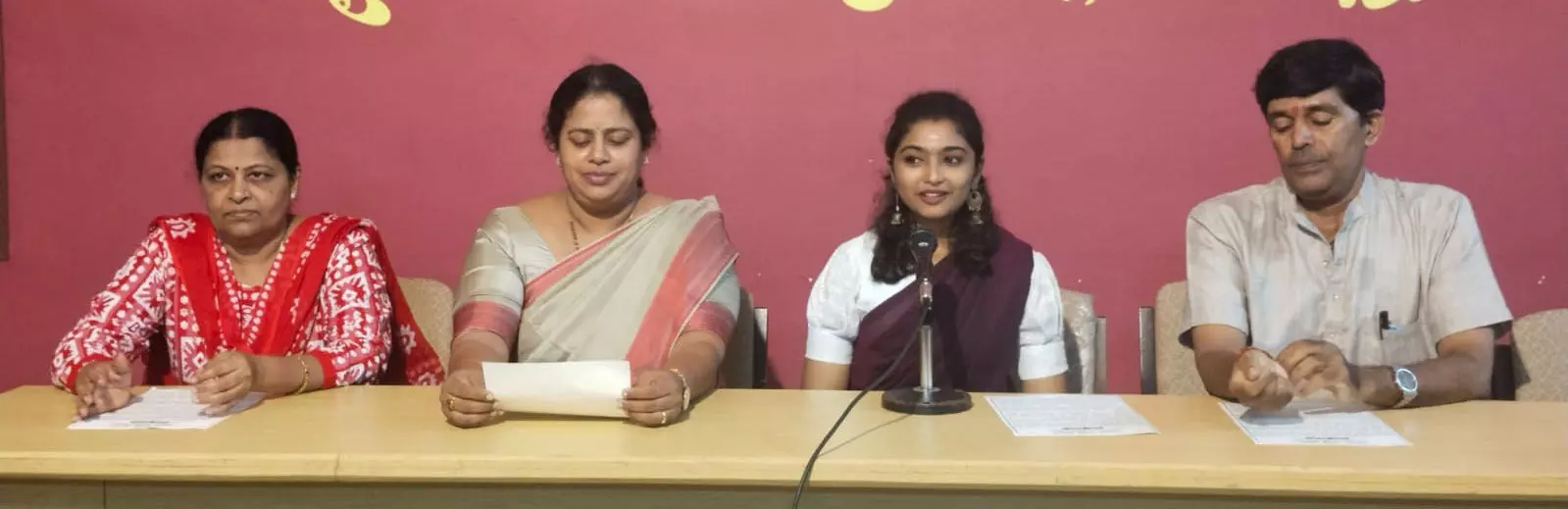 ಆ.21ರಿಂದ ಭರತನಾಟ್ಯದಲ್ಲಿ ವಿಶ್ವದಾಖಲೆಗೆ ಪ್ರಯತ್ನಿಸಲಿರುವ ದೀಕ್ಷಾ ವಿ. ಆ.21ರಿಂದ ಭರತನಾಟ್ಯದಲ್ಲಿ ವಿಶ್ವದಾಖಲೆಗೆ ಪ್ರಯತ್ನಿಸಲಿರುವ ದೀಕ್ಷಾ ವಿ.