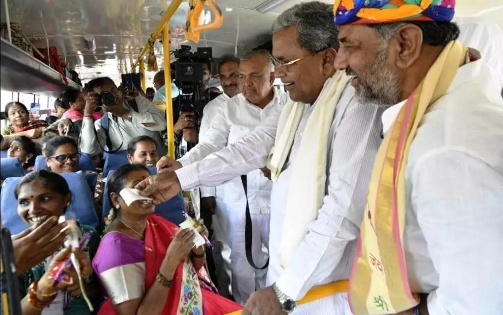 ‘ಶಕ್ತಿ ಯೋಜನೆ’ ಪ್ರತಿಷ್ಠಿತ ಗೋಲ್ಡನ್ ಬುಕ್ ಆಫ್ ವರ್ಲ್ಡ್ ರೆಕಾರ್ಡ್‍ನಲ್ಲಿ ದಾಖಲೆ; ಸಂತಸ ವ್ಯಕ್ತಪಡಿಸಿದ ರಾಮಲಿಂಗಾರೆಡ್ಡಿ