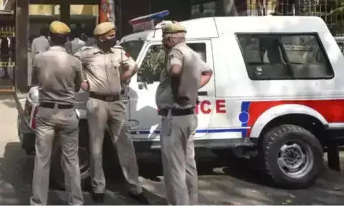 ದಿಲ್ಲಿಯ ಹಲವು ಶಾಲೆಗಳಿಗೆ ಬಾಂಬ್ ಬೆದರಿಕೆ: ಪೊಲೀಸರಿಂದ ತೀವ್ರ ಶೋಧ