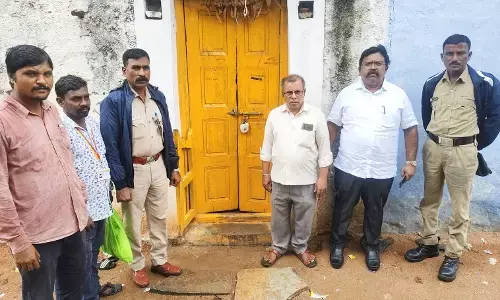 ಯಾದಗಿರಿ | ನಕಲಿ ವೈದ್ಯರ ಕ್ಲಿನಿಕ್ ಮೇಲೆ ಆರೋಗ್ಯಾಧಿಕಾರಿಗಳಿಂದ ದಾಳಿ