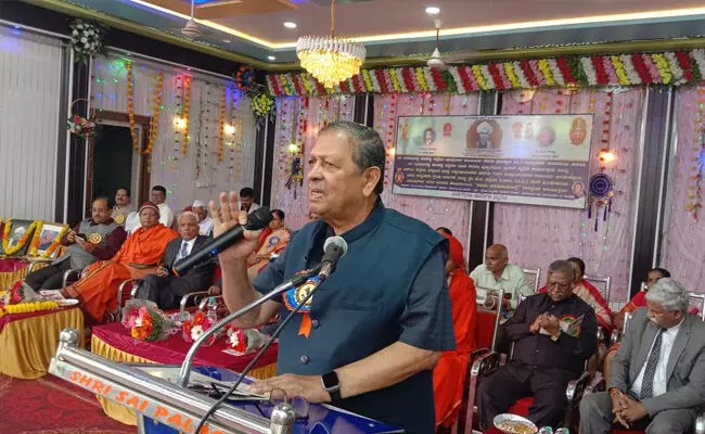 ಯಲಬುರ್ಗಾ | ಭ್ರಷ್ಟಾಚಾರ ಸಮಾಜದ ಬಹುದೊಡ್ಡ ಪಿಡುಗು : ಸಂತೋಷ ಹೆಗಡೆ ಯಲಬುರ್ಗಾ | ಭ್ರಷ್ಟಾಚಾರ ಸಮಾಜದ ಬಹುದೊಡ್ಡ ಪಿಡುಗು : ಸಂತೋಷ ಹೆಗಡೆ