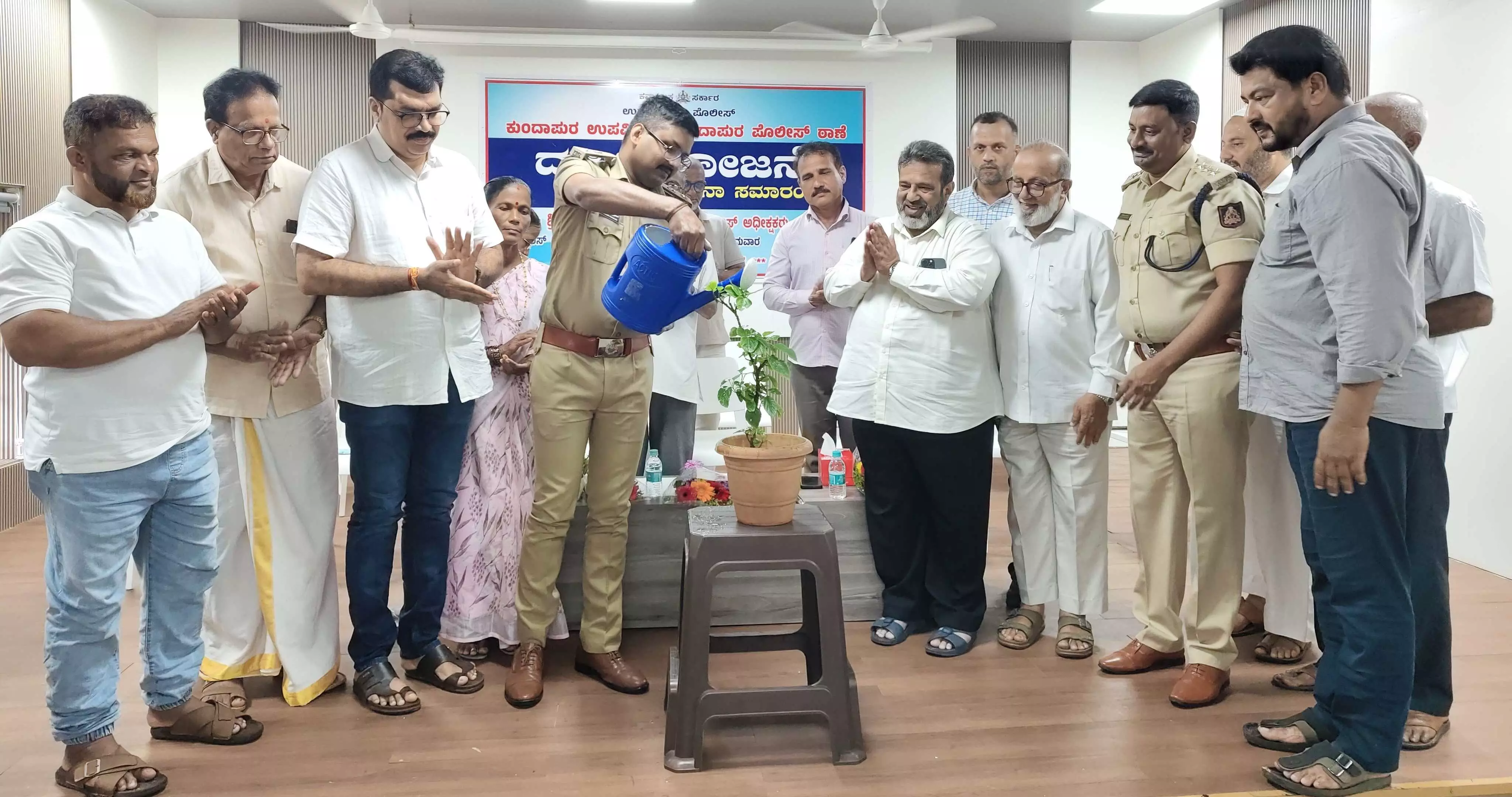 ಶೀಘ್ರವೇ ಉಡುಪಿ ಜಿಲ್ಲೆಯ 50 ಕಡೆ ದೃಷ್ಟಿ ಯೋಜನೆ ಜಾರಿ: ಎಸ್ಪಿ ಹರಿರಾಮ್ ಶಂಕರ್ ಶೀಘ್ರವೇ ಉಡುಪಿ ಜಿಲ್ಲೆಯ 50 ಕಡೆ ದೃಷ್ಟಿ ಯೋಜನೆ ಜಾರಿ: ಎಸ್ಪಿ ಹರಿರಾಮ್ ಶಂಕರ್