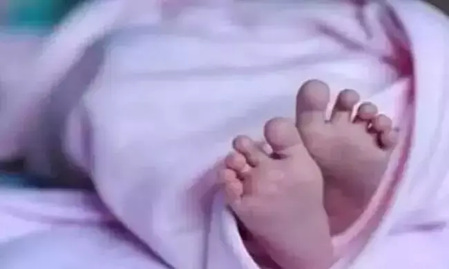 ರಾಯಚೂರು | ರಸ್ತೆ ಬದಿಯಲ್ಲಿ ನವಜಾತ ಶಿಶು ಪತ್ತೆ