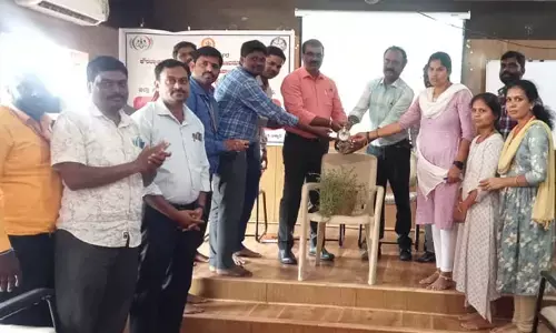 ಬಳ್ಳಾರಿ | ಗ್ರಾಮೀಣ ಮಹಿಳೆಯರು ಆರ್ಥಿಕವಾಗಿ ಅಭಿವೃದ್ಧಿ ಹೊಂದಬೇಕು: ಜಿಪಂ ಉಪಕಾರ್ಯದರ್ಶಿ ಶಶಿಕಾಂತ್ ಶಿವಪುರೆ