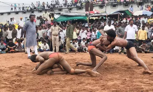 ಸುರಪುರ | ವೇಣುಗೋಪಾಲ ಸ್ವಾಮಿ ಜಾತ್ರೆಯಲ್ಲಿ ಕುಸ್ತಿ ಪಂದ್ಯಾವಳಿ