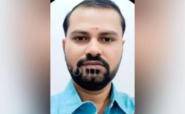 ಕುಕನೂರು | ಕೆಎಸ್ಸಾರ್ಟಿಸಿ ಬಸ್- ಟಿಪ್ಪರ್ ಢಿಕ್ಕಿ : ಬಸ್ ಕಂಡಕ್ಟರ್ ಮೃತ್ಯು