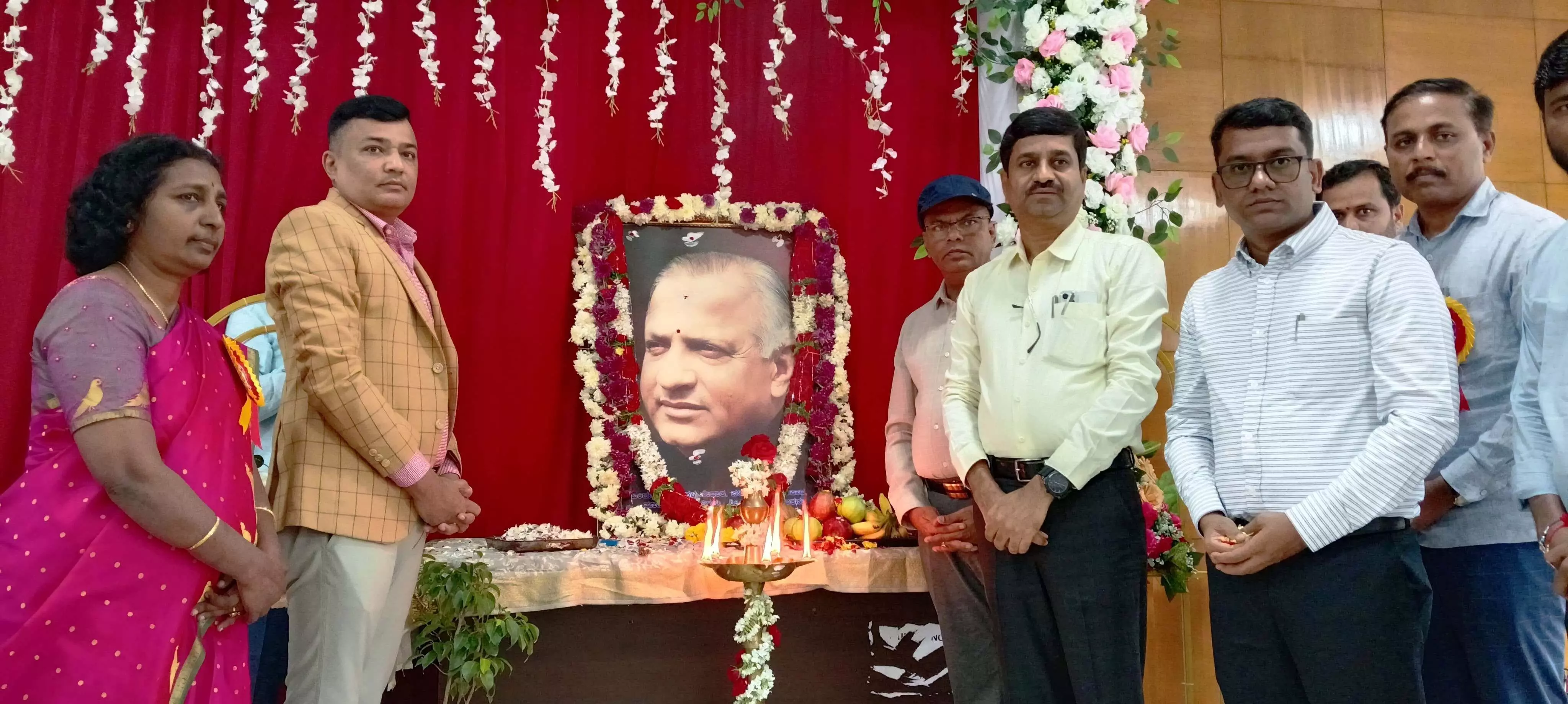 ವಿಜಯನಗರ | ಸಾಮಾಜಿಕ ಅಸಮಾನತೆ ತೊಲಗಿಸಲು ಶ್ರಮಿಸಿದ ಧೀಮಂತ ನಾಯಕ ಡಿ.ದೇವರಾಜು ಅರಸು : ಡಿಸಿ ಎಂ.ಎಸ್.ದಿವಾಕರ್