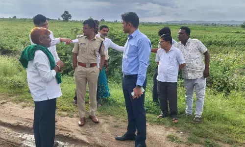 ಯಾದಗಿರಿ | ಕೊಳ್ಳುರ್ ಎಂ. ಸೇತುವೆಗೆ ಜಿಲ್ಲಾಧಿಕಾರಿಗಳಿಂದ ಭೇಟಿ, ಪರಿಶೀಲನೆ