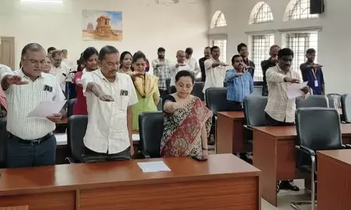 ವಿಜಯನಗರ | ಜಿಲ್ಲಾಧಿಕಾರಿಗಳ ಕಚೇರಿಯಲ್ಲಿ ಸದ್ಭಾವನಾ ದಿನಾಚರಣೆ : ಪ್ರತಿಜ್ಞಾವಿಧಿ ಸ್ವೀಕಾರ