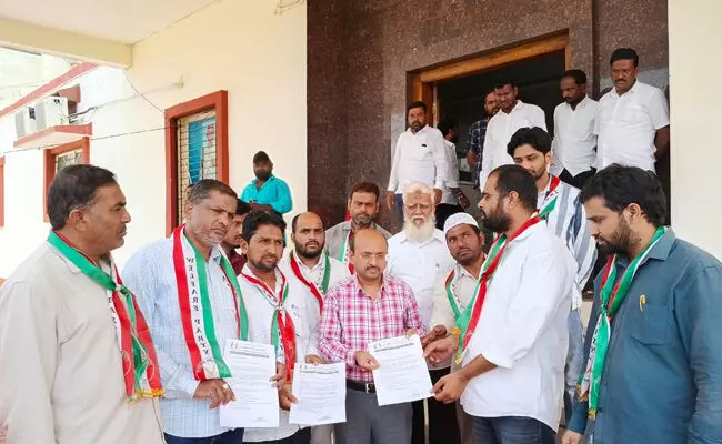 ಬೀದರ್ | ಮಳೆ ಹಾನಿ ಪ್ರದೇಶಗಳಿಗೆ ತಕ್ಷಣವೇ ಪರಿಹಾರ ನೀಡಲು ವೆಲ್ವೇರ್ ಪಾರ್ಟಿ ಆಫ್ ಇಂಡಿಯಾ ಮನವಿ ಬೀದರ್ | ಮಳೆ ಹಾನಿ ಪ್ರದೇಶಗಳಿಗೆ ತಕ್ಷಣವೇ ಪರಿಹಾರ ನೀಡಲು ವೆಲ್ವೇರ್ ಪಾರ್ಟಿ ಆಫ್ ಇಂಡಿಯಾ ಮನವಿ