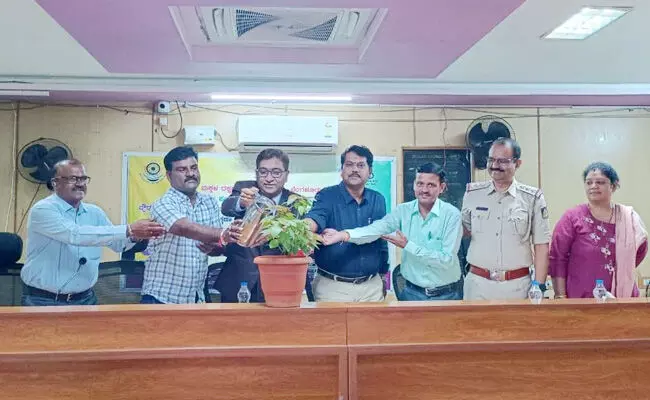 ಬಳ್ಳಾರಿ |ಮಕ್ಕಳ ಹಕ್ಕುಗಳ ರಕ್ಷಣೆ, ಸಾಮಾಜಿಕ ನ್ಯಾಯಕ್ಕೆ ಶ್ರಮಿಸಿ: ನ್ಯಾ.ರಾಜೇಶ್ ಎನ್.ಹೊಸಮನೆ