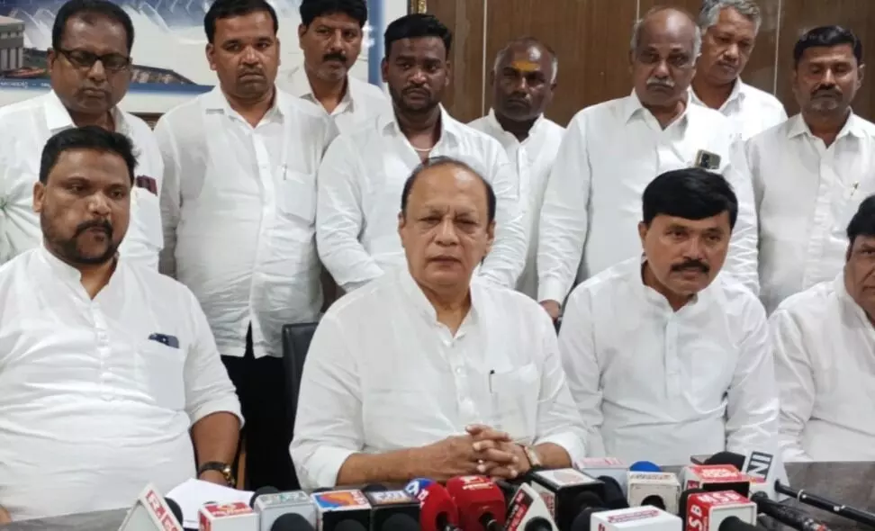 ಧರ್ಮಸ್ಥಳ ಪ್ರಕರಣದಲ್ಲಿ ಒಂದು ಕಡೆ ಚಿವುಟಿ ಮತ್ತೊಂದು ಕಡೆ ತೂಗುವ ಕೆಲಸ ಪ್ರಭಾಕರ ಭಟ್ ಮಾಡುತ್ತಿದ್ದಾರೆ‌: ವಿನಯ್ ಕುಮಾರ್ ಸೊರಕೆ ಆರೋಪ