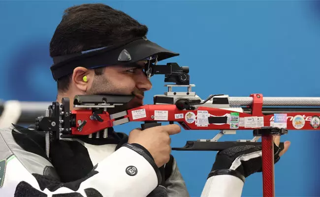 ಏಶ್ಯನ್ ಶೂಟಿಂಗ್ ಚಾಂಪಿಯನ್ ಶಿಪ್ಸ್ 2025 | ಪುರುಷರ 10ಮೀ ಏರ್ ರೈಫಲ್ ತಂಡ ಸ್ಪರ್ಧೆಯಲ್ಲಿ ಭಾರತಕ್ಕೆ ಚಿನ್ನ ಏಶ್ಯನ್ ಶೂಟಿಂಗ್ ಚಾಂಪಿಯನ್ ಶಿಪ್ಸ್ 2025 | ಪುರುಷರ 10ಮೀ ಏರ್ ರೈಫಲ್ ತಂಡ ಸ್ಪರ್ಧೆಯಲ್ಲಿ ಭಾರತಕ್ಕೆ ಚಿನ್ನ