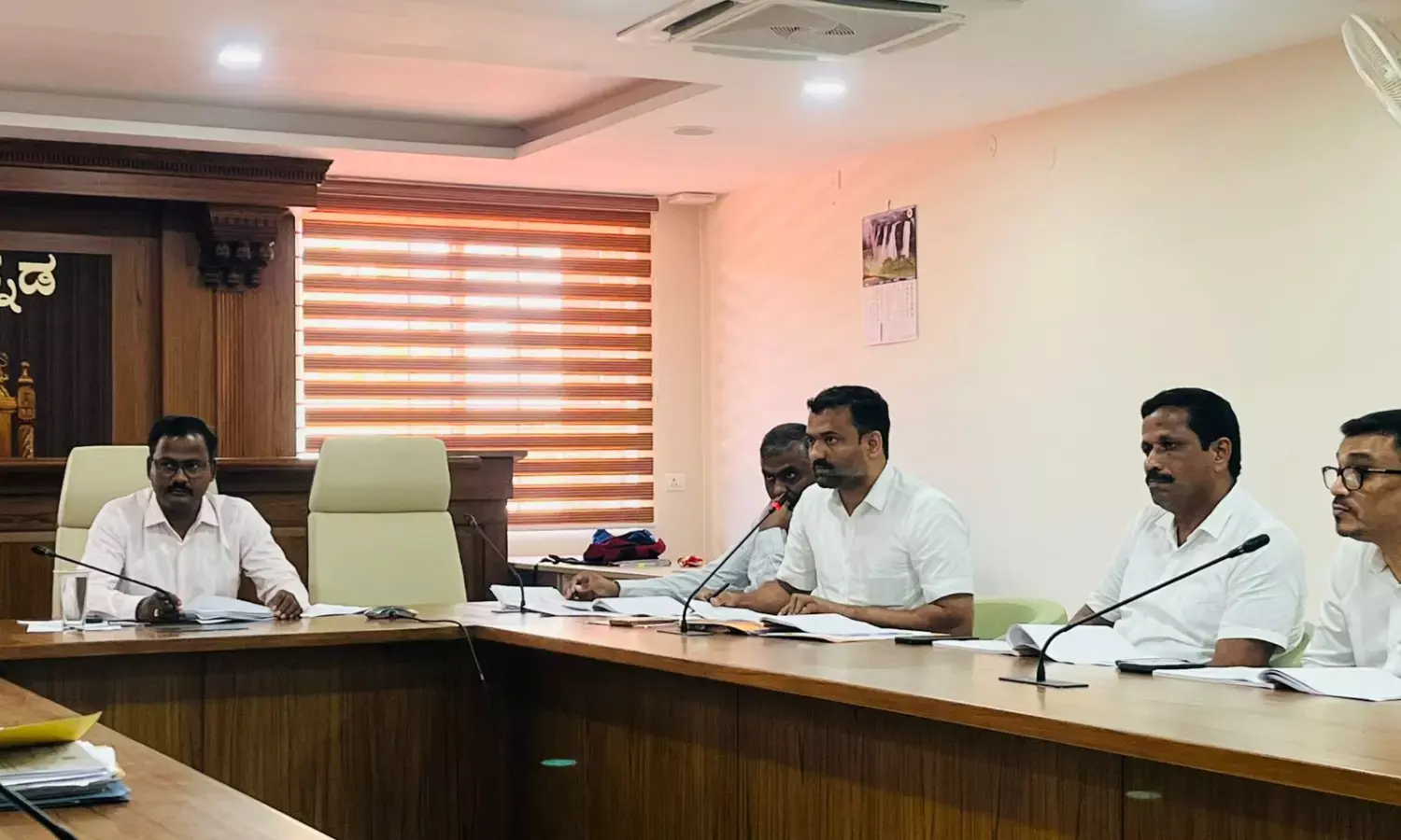 ಅಲ್ಪಸಂಖ್ಯಾತರ ಅಭಿವೃದ್ಧಿ ಅನುದಾನಗಳ ಬಳಕೆ ಪರಿಶೀಲಿಸಿ: ಅಪರ ಜಿಲ್ಲಾಧಿಕಾರಿ ಸೂಚನೆ