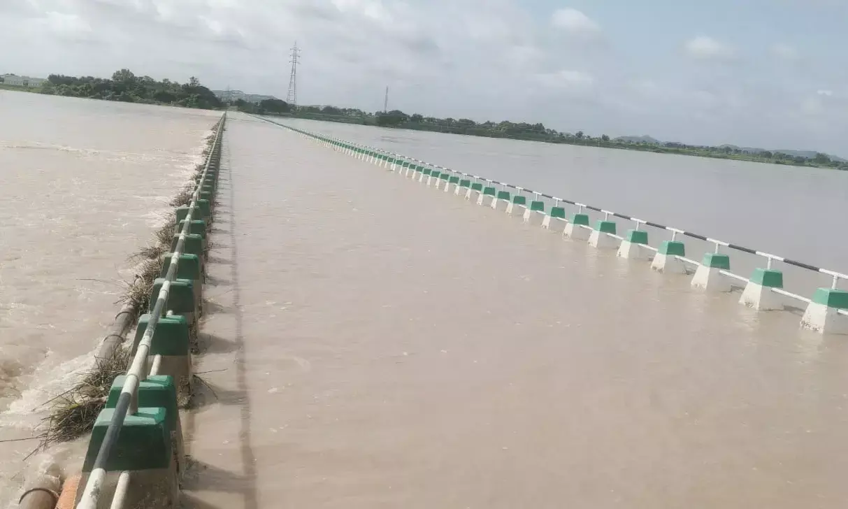 ಶಹಾಪುರ | ಕೊಳ್ಳೂರು ಸೇತುವೆ ಮುಳುಗಡೆ : ಸಂಚಾರ ಸಂಪೂರ್ಣ ಬಂದ್