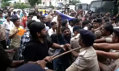 ಗುಜರಾತ್: ಶಾಲೆಯಲ್ಲಿ ವಿದ್ಯಾರ್ಥಿ ಹತ್ಯೆ ಪ್ರಕರಣ; ಬೃಹತ್ ಪ್ರತಿಭಟನೆ