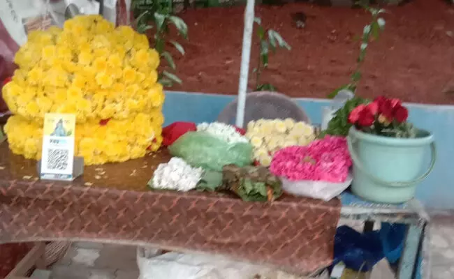 ಮಂಗಳೂರು | ಬೀದಿ ವ್ಯಾಪಾರಕ್ಕೆ ಕಿರುಕುಳ ಆರೋಪ : ಆತ್ಮಹತ್ಯೆಗೆ ಯತ್ನಿಸಿದ ಮಹಿಳೆ ಗಂಭೀರ ಮಂಗಳೂರು | ಬೀದಿ ವ್ಯಾಪಾರಕ್ಕೆ ಕಿರುಕುಳ ಆರೋಪ : ಆತ್ಮಹತ್ಯೆಗೆ ಯತ್ನಿಸಿದ ಮಹಿಳೆ ಗಂಭೀರ