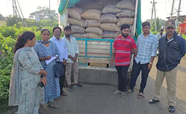 ಕಲಬುರಗಿ | ಅಕ್ರಮವಾಗಿ ಸಾಗಾಟ ಮಾಡುತ್ತಿದ್ದ 1.50 ಲಕ್ಷ ರೂ. ಮೌಲ್ಯದ ಪಡಿತರ ಅಕ್ಕಿ ಜಪ್ತಿ