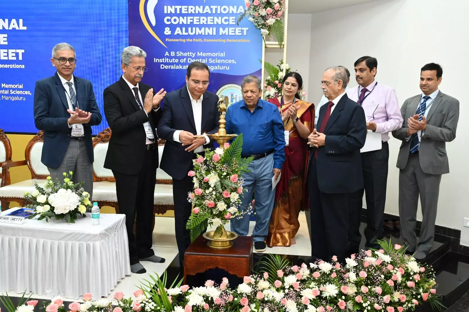 ಸೇವಾ ಮನೋಭಾವದಿಂದಲೇ ದೇಶವನ್ನು ರೂಪಿಸಬಹುದು: ಡಾ. ಜಯಕರ ಶೆಟ್ಟಿ ಸೇವಾ ಮನೋಭಾವದಿಂದಲೇ ದೇಶವನ್ನು ರೂಪಿಸಬಹುದು: ಡಾ. ಜಯಕರ ಶೆಟ್ಟಿ