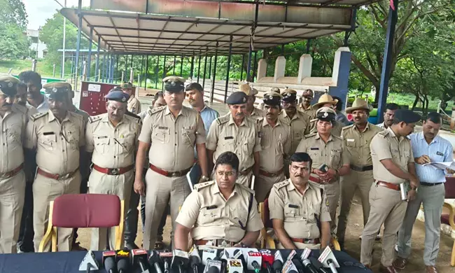 ವಿವಿಧ ಕಳ್ಳತನ ಪ್ರಕರಣ | ಮಾದಕ ವಸ್ತು, ಬೈಕ್ ಸೇರಿ ಇತರ ವಸ್ತು ಜಪ್ತಿ, ಆರೋಪಿಗಳ ಬಂಧನ : ಎಸ್ಪಿ ಪ್ರದೀಪ್ ಗುಂಟಿ