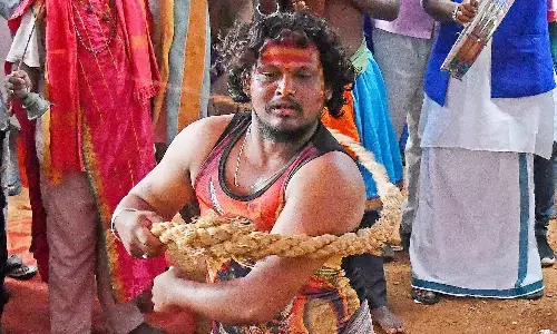 ಸಿದ್ದರಾಮಯ್ಯ ಹೆಸರು ಜಪಿಸಿ 501 ಚಾವಟಿ ಏಟು!