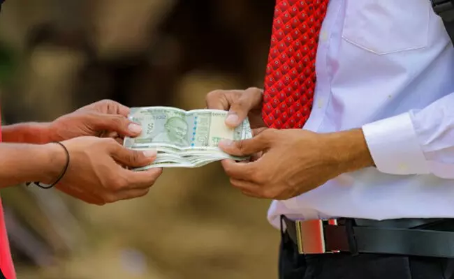 ಮೈಕ್ರೋಫೈನಾನ್ಸ್ ಸಾಲ, ಆತ್ಮಹತ್ಯೆ: ‘ಪರಿಹಾರ’ ಸಮಸ್ಯೆ ಪರಿಹರಿಸುವುದೆ?