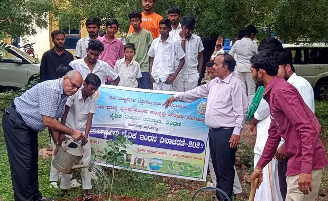 ಸುರಪುರ | ಜನರು ಹೆಚ್ಚು ಜೈವಿಕ ಇಂಧನ ಸಸ್ಯಗಳನ್ನು ಬೆಳೆಯಬೇಕು : ಡಾ.ಅಮರೇಗೌಡ