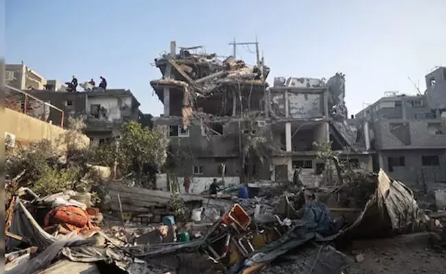 ಗಾಝಾ: ಇಸ್ರೇಲ್ ದಾಳಿಯಲ್ಲಿ ಕನಿಷ್ಠ 25 ಮಂದಿ ಮೃತ್ಯು ಗಾಝಾ: ಇಸ್ರೇಲ್ ದಾಳಿಯಲ್ಲಿ ಕನಿಷ್ಠ 25 ಮಂದಿ ಮೃತ್ಯು