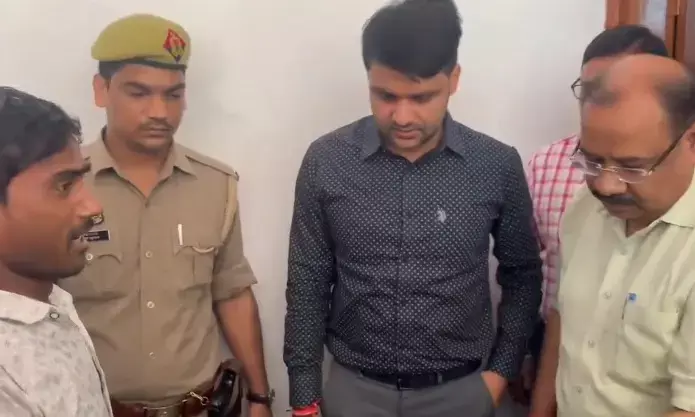 ವೈದ್ಯಕೀಯ ನಿರ್ಲಕ್ಷ್ಯ ಆರೋಪ : ಜಿಲ್ಲಾಧಿಕಾರಿ ಕಚೇರಿಗೆ ನವಜಾತ ಶಿಶುವಿನ ಮೃತದೇಹ ಚೀಲದಲ್ಲಿ ಕೊಂಡೊಯ್ದ ತಂದೆ