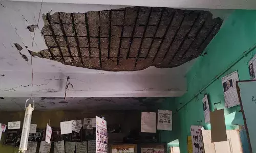 ಸೇಡಂ | ಸರಕಾರಿ ಶಾಲೆಯ ಮೇಲ್ಛಾವಣಿ ಕುಸಿತ; ಮೂವರು ವಿದ್ಯಾರ್ಥಿಗಳಿಗೆ ಗಾಯ