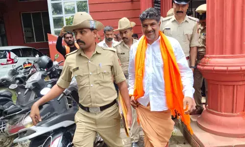 ಉಡುಪಿ| ಮಹೇಶ್ ಶೆಟ್ಟಿ ತಿಮರೋಡಿ ಎರಡು ಗಂಟೆಗಳ ಕಾಲ ಪೊಲೀಸ್ ಕಸ್ಟಡಿಗೆ: ಪೊಲೀಸರಿಂದ ವಿಚಾರಣೆ