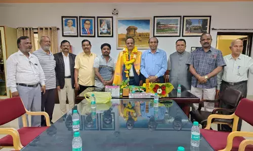 ಕಲಬುರಗಿ| ಗುಲ್ಬರ್ಗಾ ವಿವಿಯ ಪ್ರಭಾರಿ ಕುಲಪತಿಯಾಗಿ ಡಾ.ಅಬ್ದುಲ್ ರಬ್ ಉಸ್ತಾದ್‌ ಅಧಿಕಾರ ಸ್ವೀಕಾರ