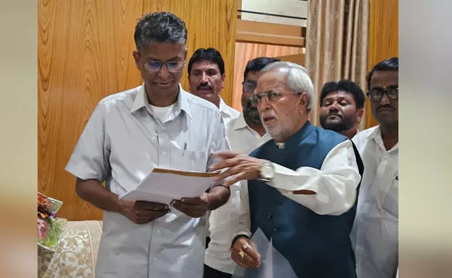 ವಿವಿಧ ಕಾಮಗಾರಿಗಳನ್ನು ಕೈಗೊಳ್ಳಲು ಸಚಿವ ಸತೀಶ್‌ ಜಾರಕಿಹೊಳಿಗೆ ಶಾಸಕ ಚೆನ್ನಾರೆಡ್ಡಿ ಪಾಟೀಲ್ ಮನವಿ