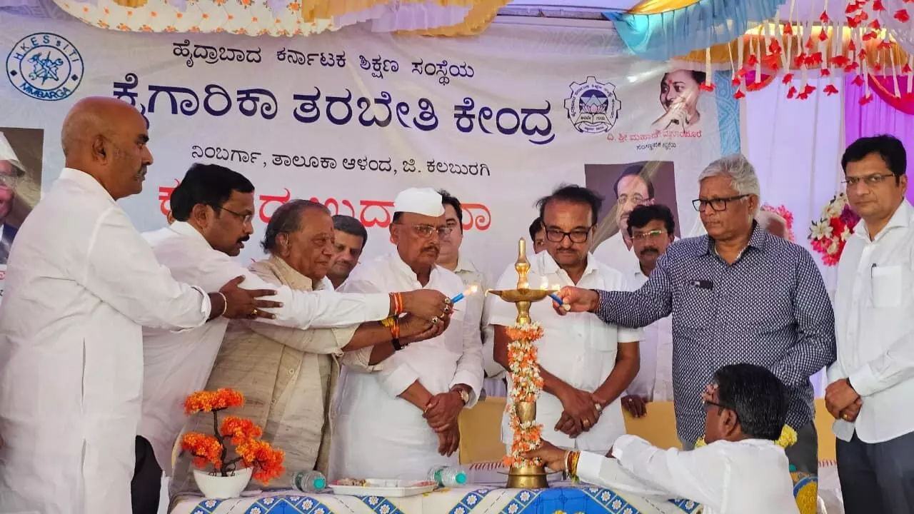 ಕಲಬುರಗಿ | ಐಟಿಐ ಕೇಂದ್ರಗಳು ನಿರುದ್ಯೋಗ ಸಮಸ್ಯೆಗಳನ್ನು ಪರಿಹರಿಸುವ ಕೇಂದ್ರಗಳಾಗಿವೆ: ಬಿ.ಆರ್.ಪಾಟೀಲ್ ಕಲಬುರಗಿ | ಐಟಿಐ ಕೇಂದ್ರಗಳು ನಿರುದ್ಯೋಗ ಸಮಸ್ಯೆಗಳನ್ನು ಪರಿಹರಿಸುವ ಕೇಂದ್ರಗಳಾಗಿವೆ: ಬಿ.ಆರ್.ಪಾಟೀಲ್